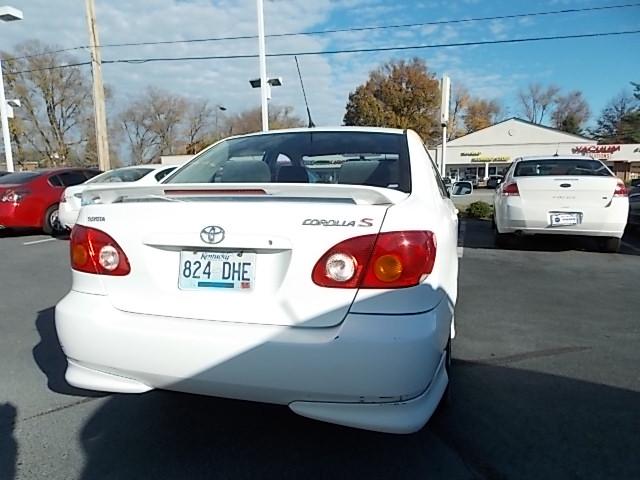 Toyota Corolla 2004 photo 2