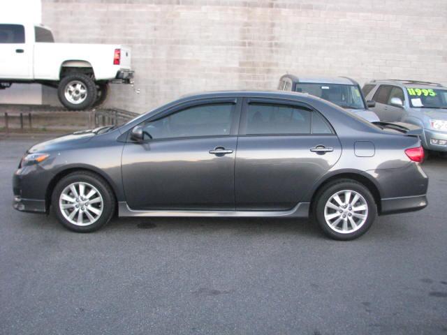 Toyota Corolla C230 W/amg Sport Package Sedan