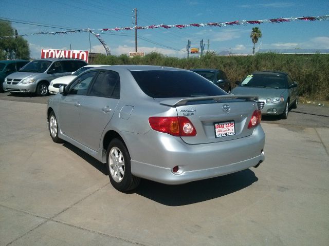 Toyota Corolla Supercab Flareside XL Sedan