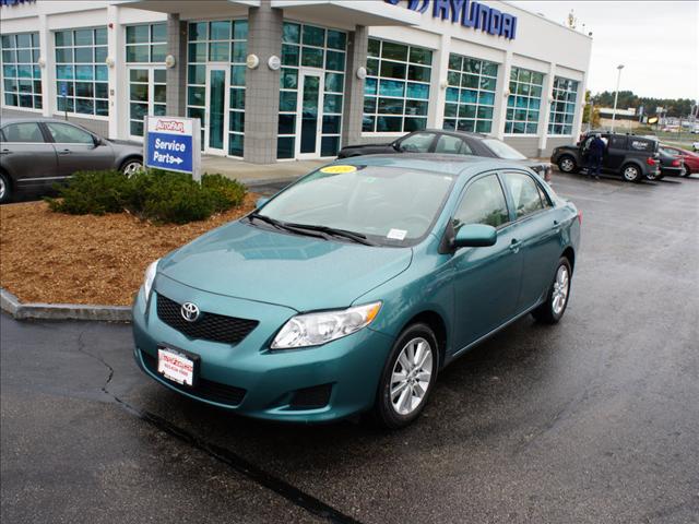 Toyota Corolla Supercab Flareside XL Sedan