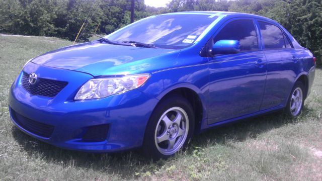 Toyota Corolla Supercab Flareside XL Sedan