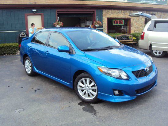 Toyota Corolla S SL LE Sedan