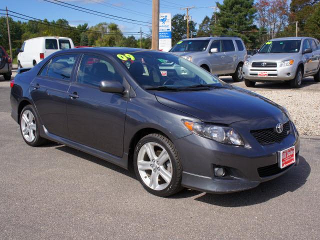 Toyota Corolla C/k3500 4x4 Crew Cab LTZ Sedan