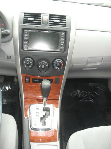 Toyota Corolla 4drx-cablongbox Sedan