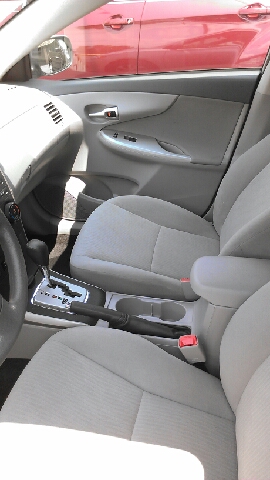 Toyota Corolla Supercab Flareside XL Sedan