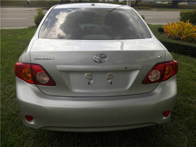 Toyota Corolla Supercab Flareside XL Sedan