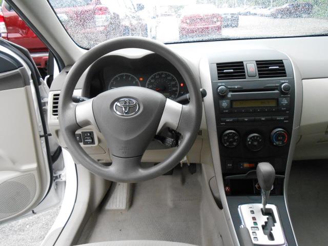 Toyota Corolla 2010 photo 14