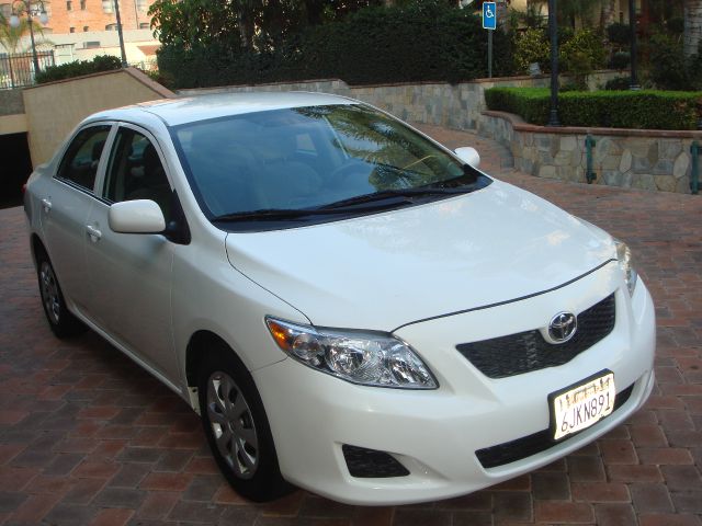 Toyota Corolla Supercab Flareside XL Sedan