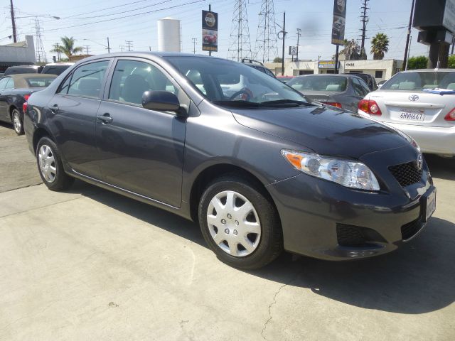 Toyota Corolla Supercab Flareside XL Sedan