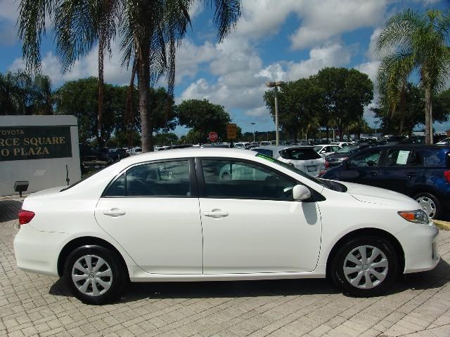 Toyota Corolla 2011 photo 2