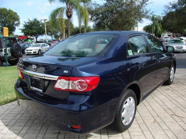 Toyota Corolla 2011 photo 2