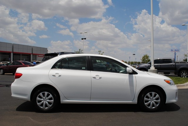 Toyota Corolla 2011 photo 2