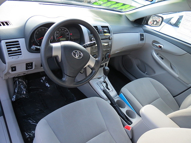 Toyota Corolla 2011 photo 2