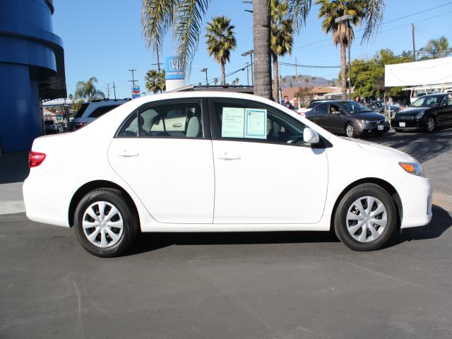 Toyota Corolla 2011 photo 2