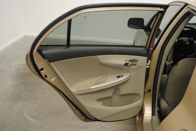 Toyota Corolla 2011 photo 15