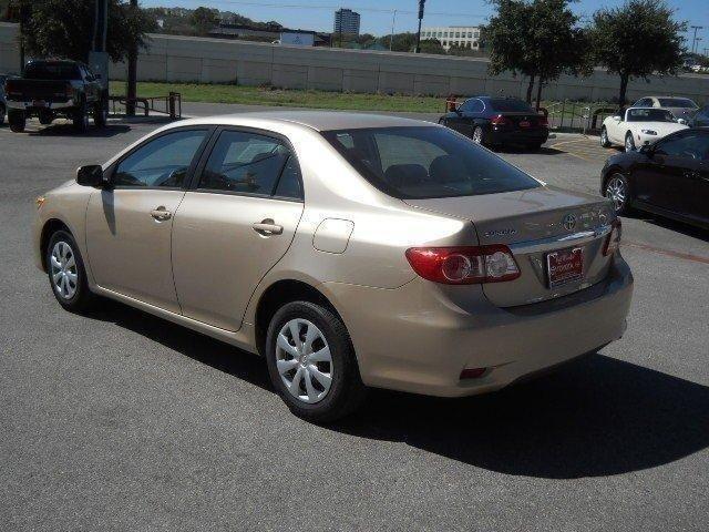 Toyota Corolla 2011 photo 4