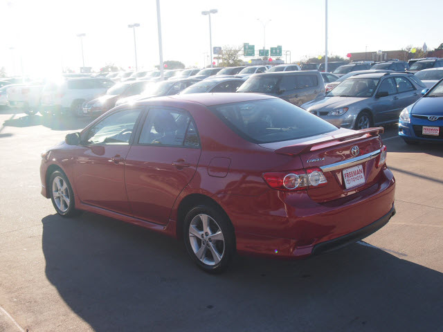 Toyota Corolla 2011 photo 4