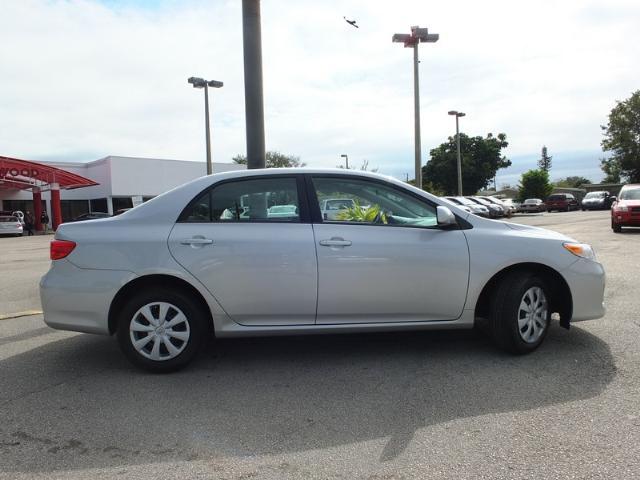 Toyota Corolla 2011 photo 2