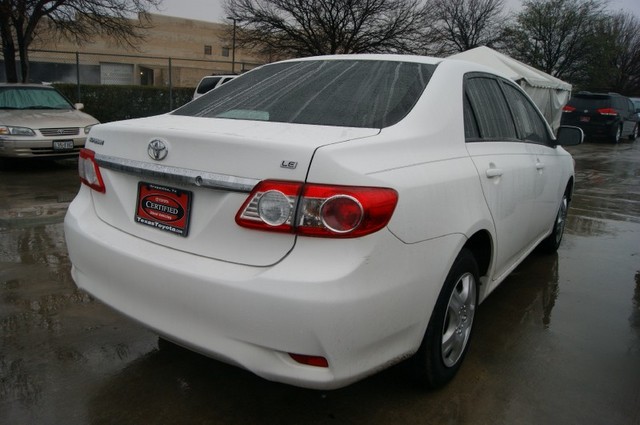 Toyota Corolla 2011 photo 2