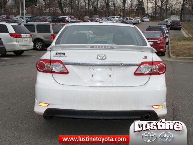 Toyota Corolla 2011 photo 4