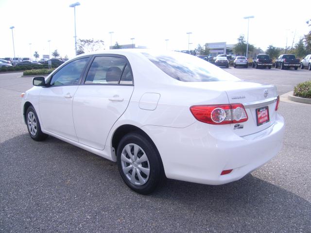 Toyota Corolla 2011 photo 2