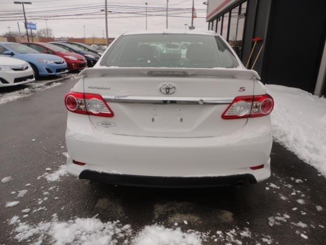 Toyota Corolla 2011 photo 2