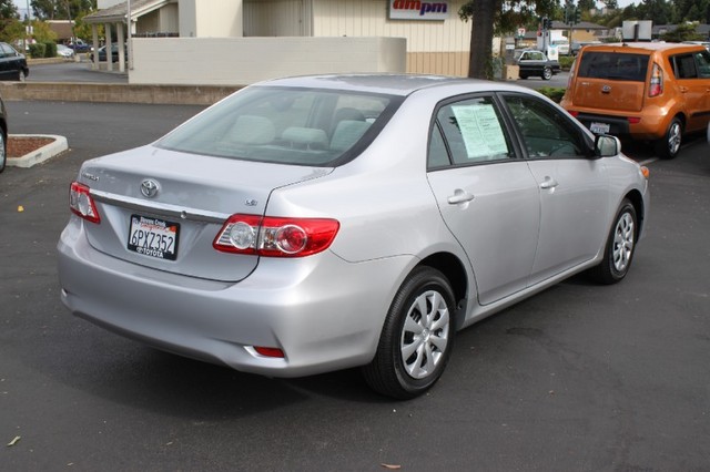 Toyota Corolla 2011 photo 4