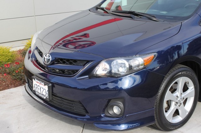 Toyota Corolla 2011 photo 2