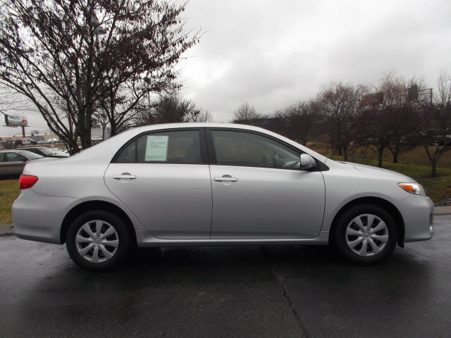 Toyota Corolla 2011 photo 2