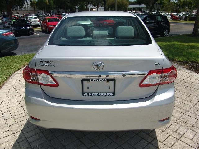 Toyota Corolla 2011 photo 4