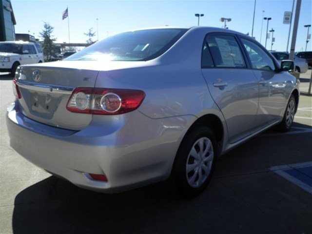 Toyota Corolla 2011 photo 2