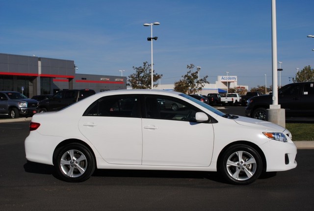 Toyota Corolla 2011 photo 2
