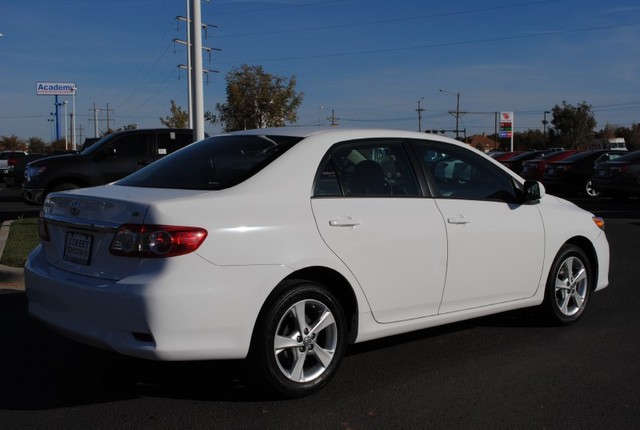 Toyota Corolla 2011 photo 4
