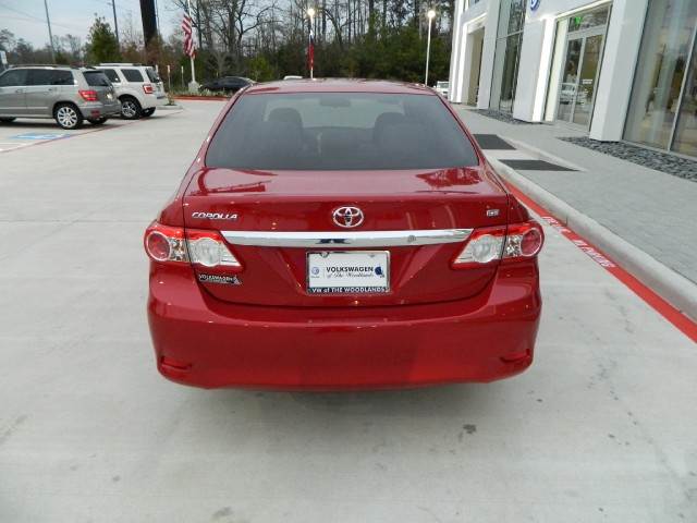 Toyota Corolla 2011 photo 2