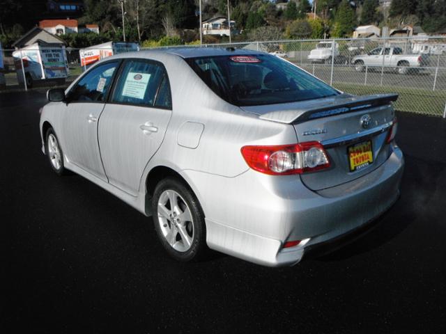 Toyota Corolla 2011 photo 2