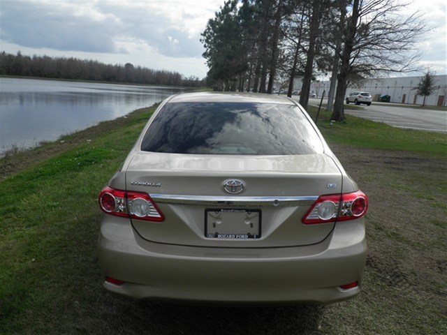 Toyota Corolla 2011 photo 3