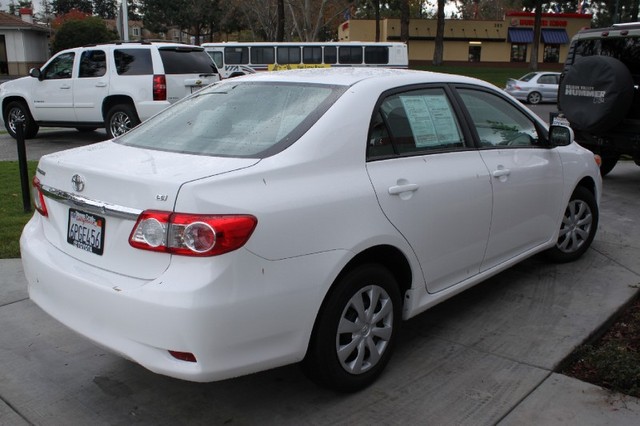 Toyota Corolla 2011 photo 4