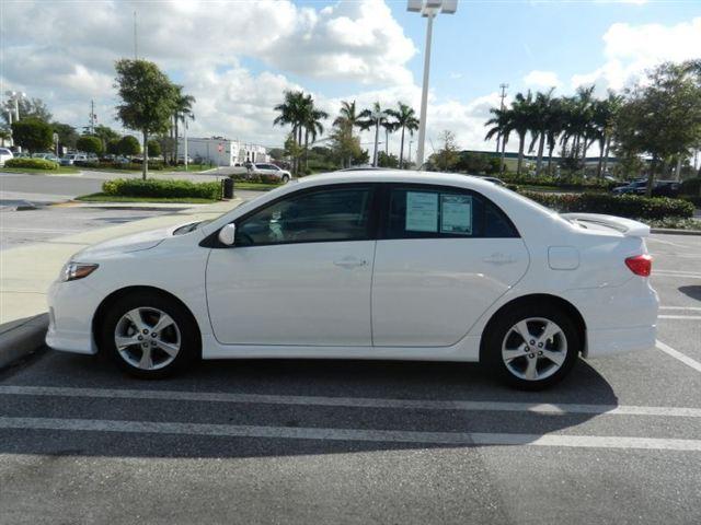 Toyota Corolla 2011 photo 1