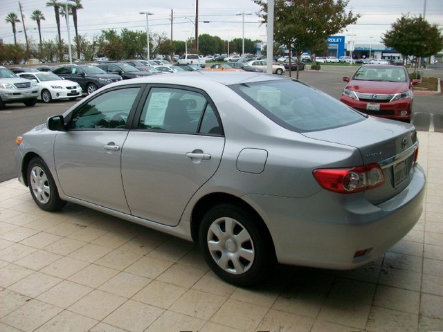 Toyota Corolla 2011 photo 4