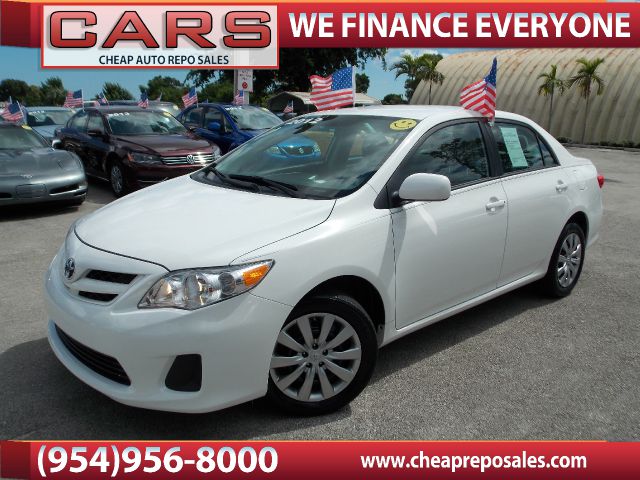 Toyota Corolla Supercab Flareside XL Sedan