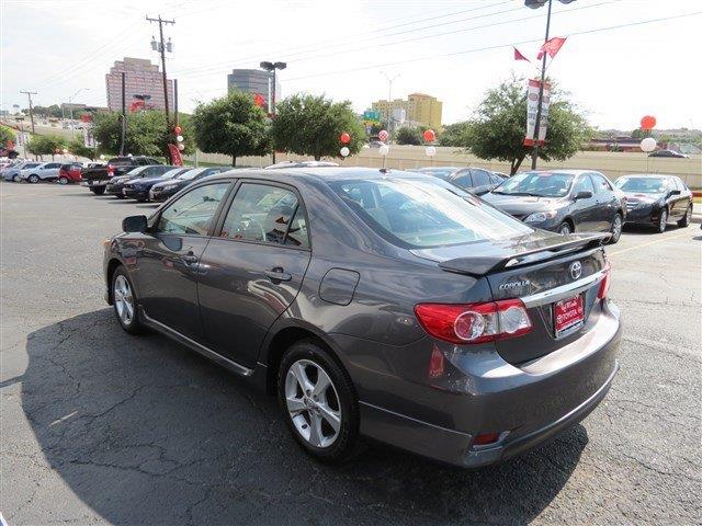 Toyota Corolla 2012 photo 1