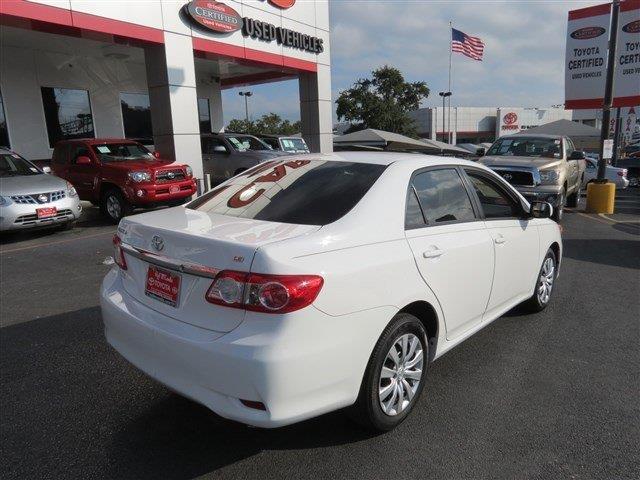 Toyota Corolla 2012 photo 2