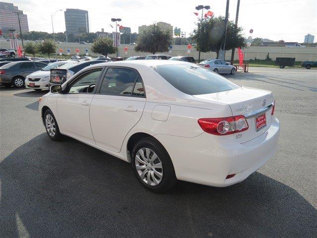 Toyota Corolla 2012 photo 3