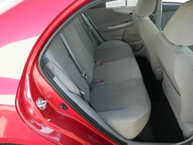 Toyota Corolla Supercab Flareside XL Sedan