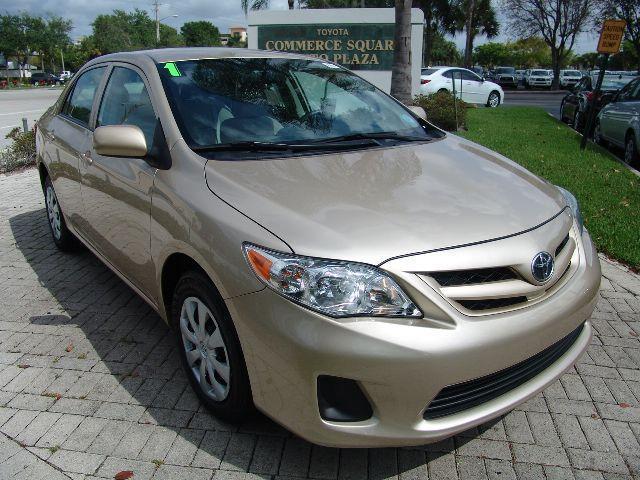 Toyota Corolla ESi Sedan