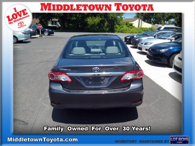 Toyota Corolla ESi Sedan