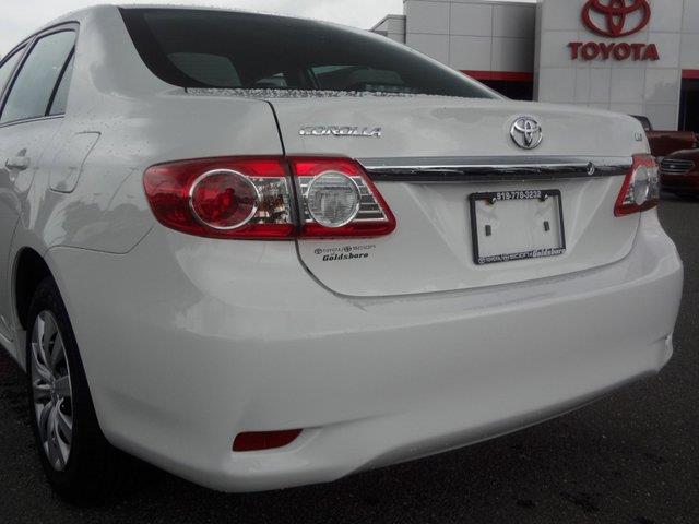 Toyota Corolla Supercab Flareside XL Sedan