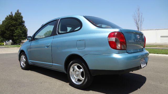 Toyota Echo 2002 photo 2