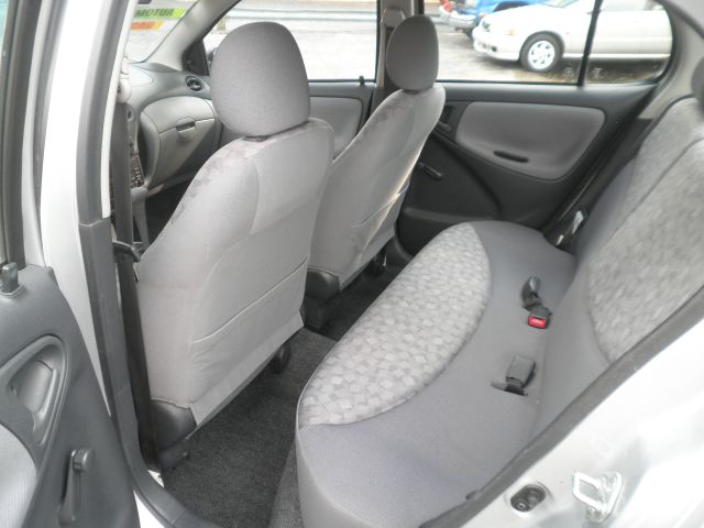 Toyota Echo 2000 photo 1