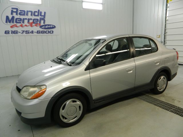 Toyota Echo 2000 photo 3